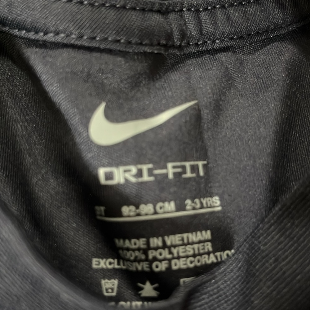 Nike - Picture 4 of 4